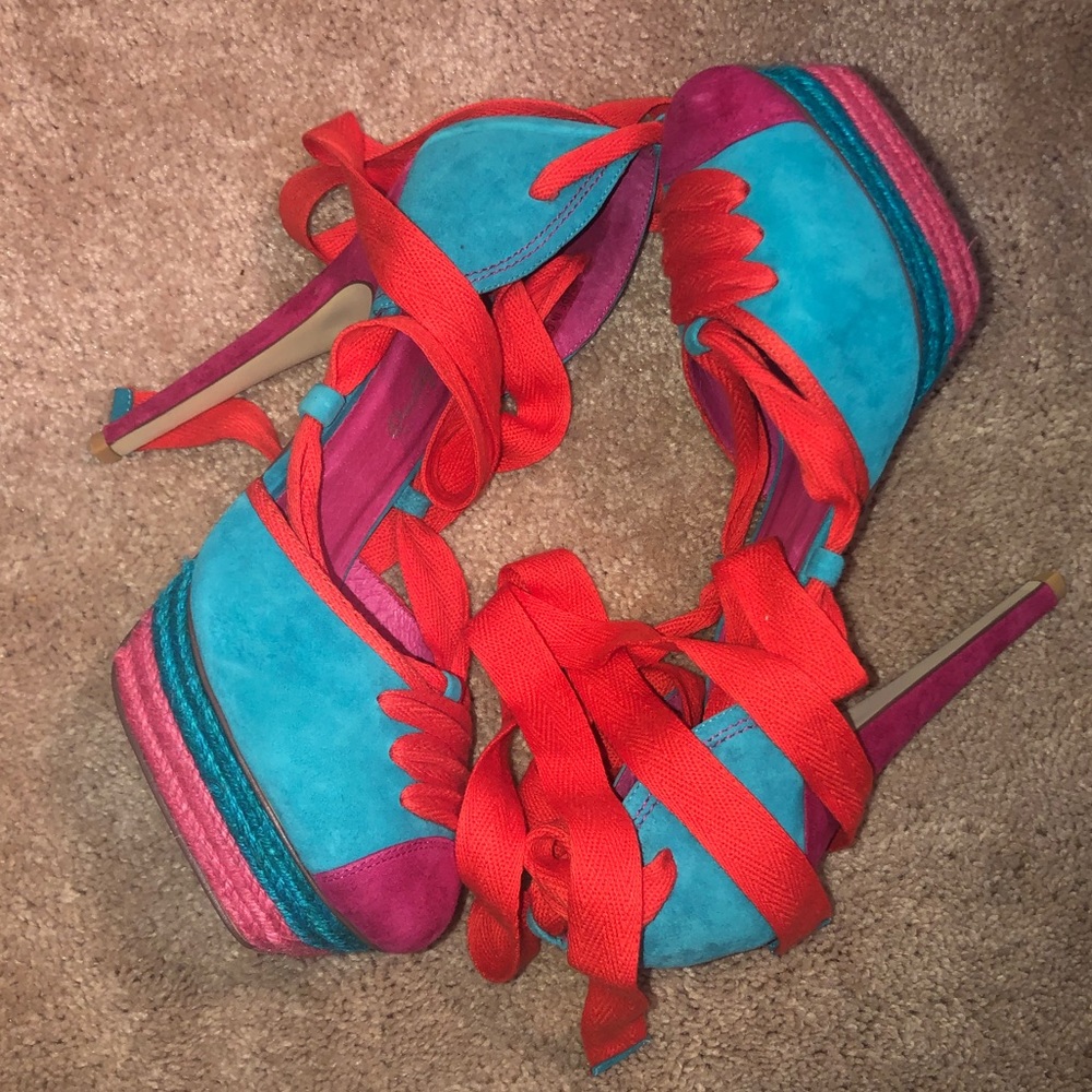 Jeffrey Campbell “Munroe”